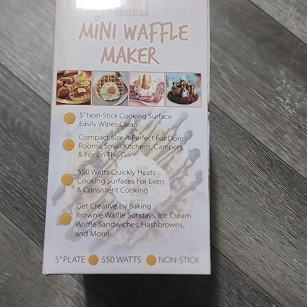 Mini Waffle Maker - Picture 3 of 3